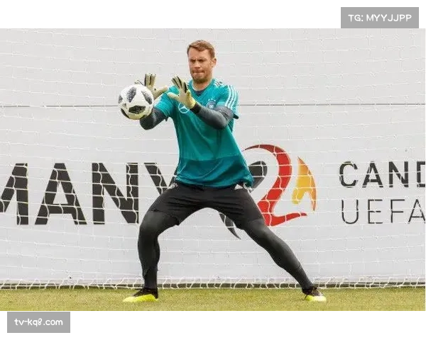 诺伊尔恢复训练表态不冒险复出,目标关键阶段保持状态