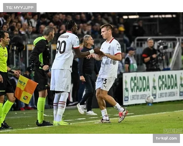 全场比赛结束：维罗纳2-1逆转击败卡利亚里，赢得宝贵三分